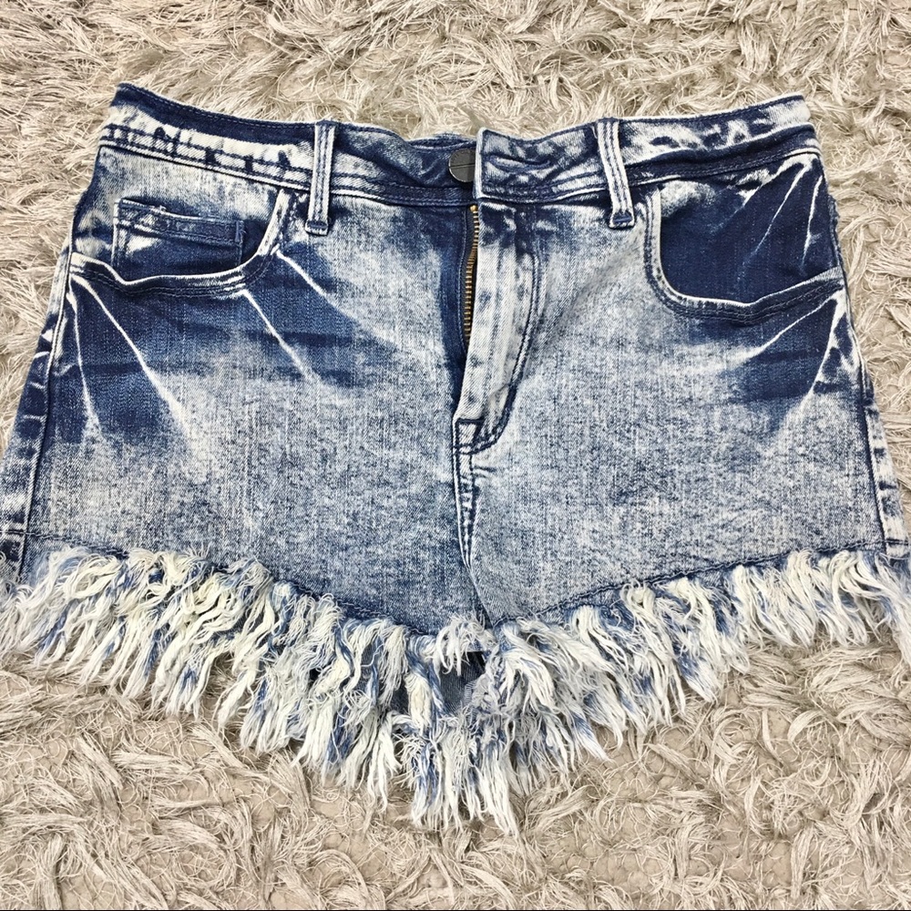 LOVE CULTURE DENIM FRINGE CUT OFF SHORTS🔥